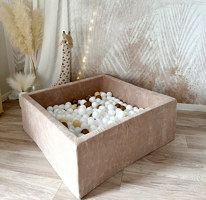 Moje. Moje. Vierkant Ballenbad - 106x106x40 cm - Soft Velvet - Dark Beige - Decomusy