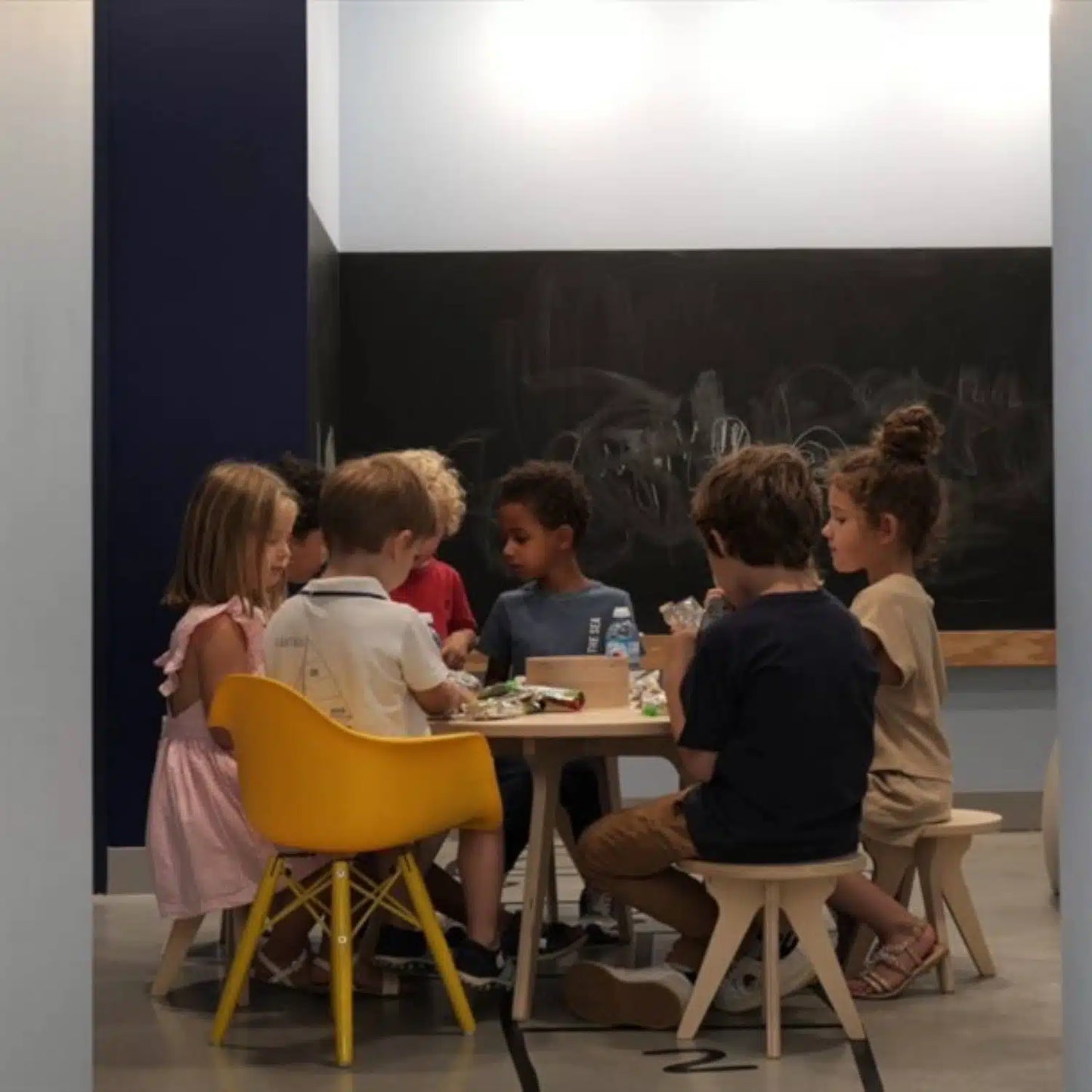 Drawin'Kids Drawin'Kids Drawin'table XXL kindertafel + 4 krukjes - Decomusy