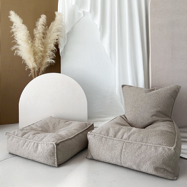 Moje. Moje. Bouclé Vierkante Kinderpoef Ottoman - Beige - Decomusy