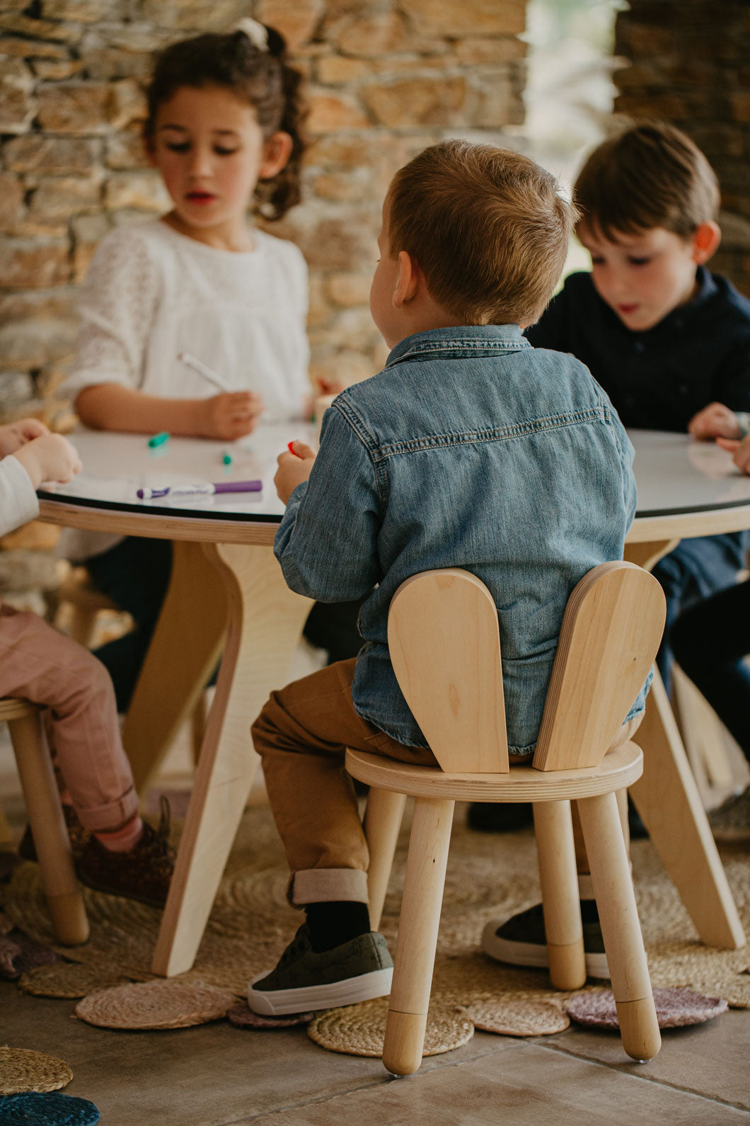 Drawin'Kids Drawin'Kids Drawin’table® XXL – Tekentafel van natuurlijk hout voor kinderen (Ø 90 cm) - Decomusy