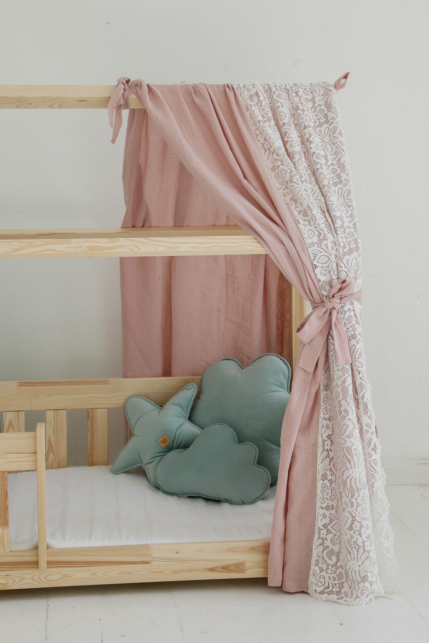 Moi Mili Moi Mili Mousseline Boho Bedhemel met kant voor Bedhuisje - Pink - Decomusy