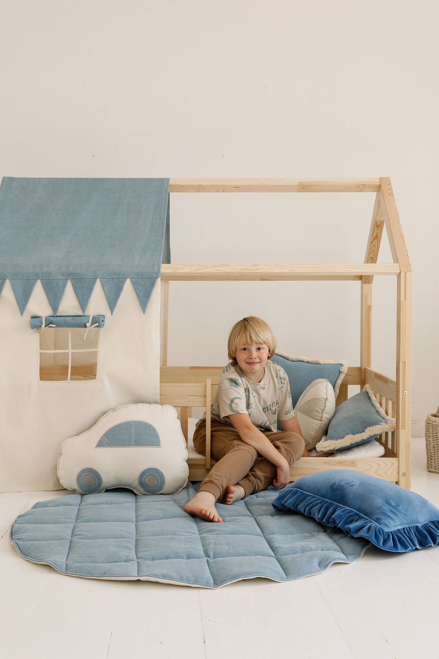 Moi Mili Moi Mili Hemelbed in de vorm van een huis - Jeans - Decomusy