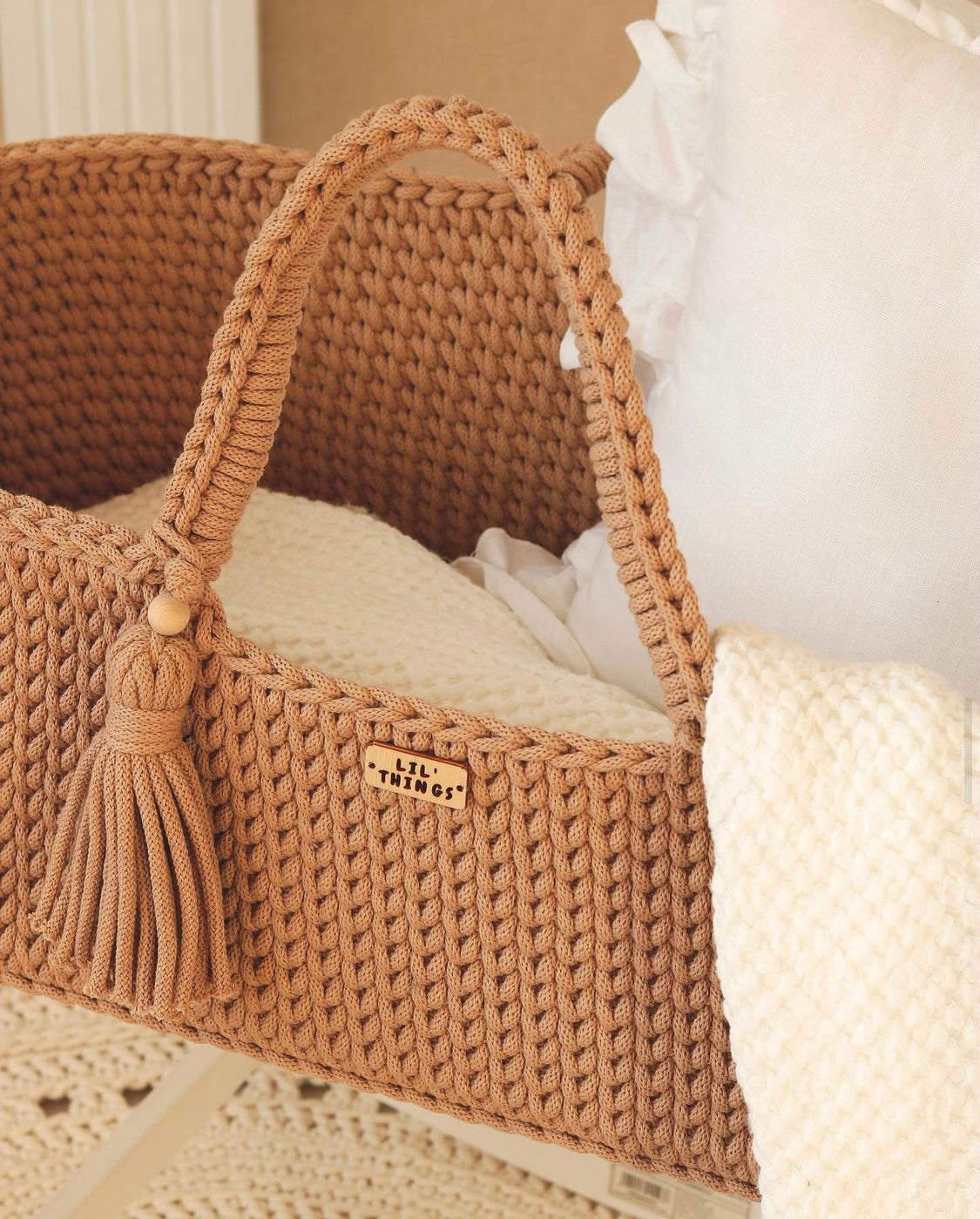 LIL'THINGS Handgemaakt Mozes Mand met Matras "Beige" - Decomusy