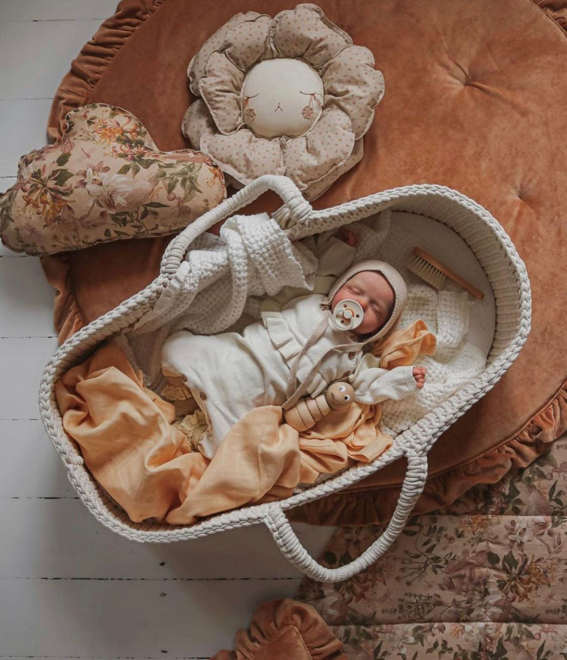 LIL'THINGS Handgemaakt Mozes Mand met Matras "Ecru" - Decomusy