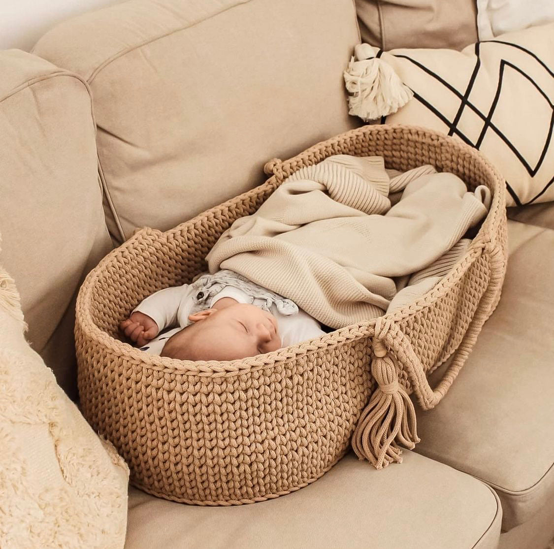 LIL'THINGS Handgemaakt Mozes Mand met Matras "Beige" - Decomusy