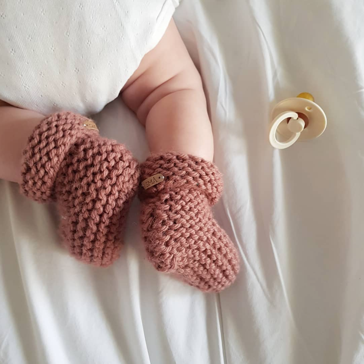 babysloffen Wollen Babyslofjes “Mustard” - Decomusy