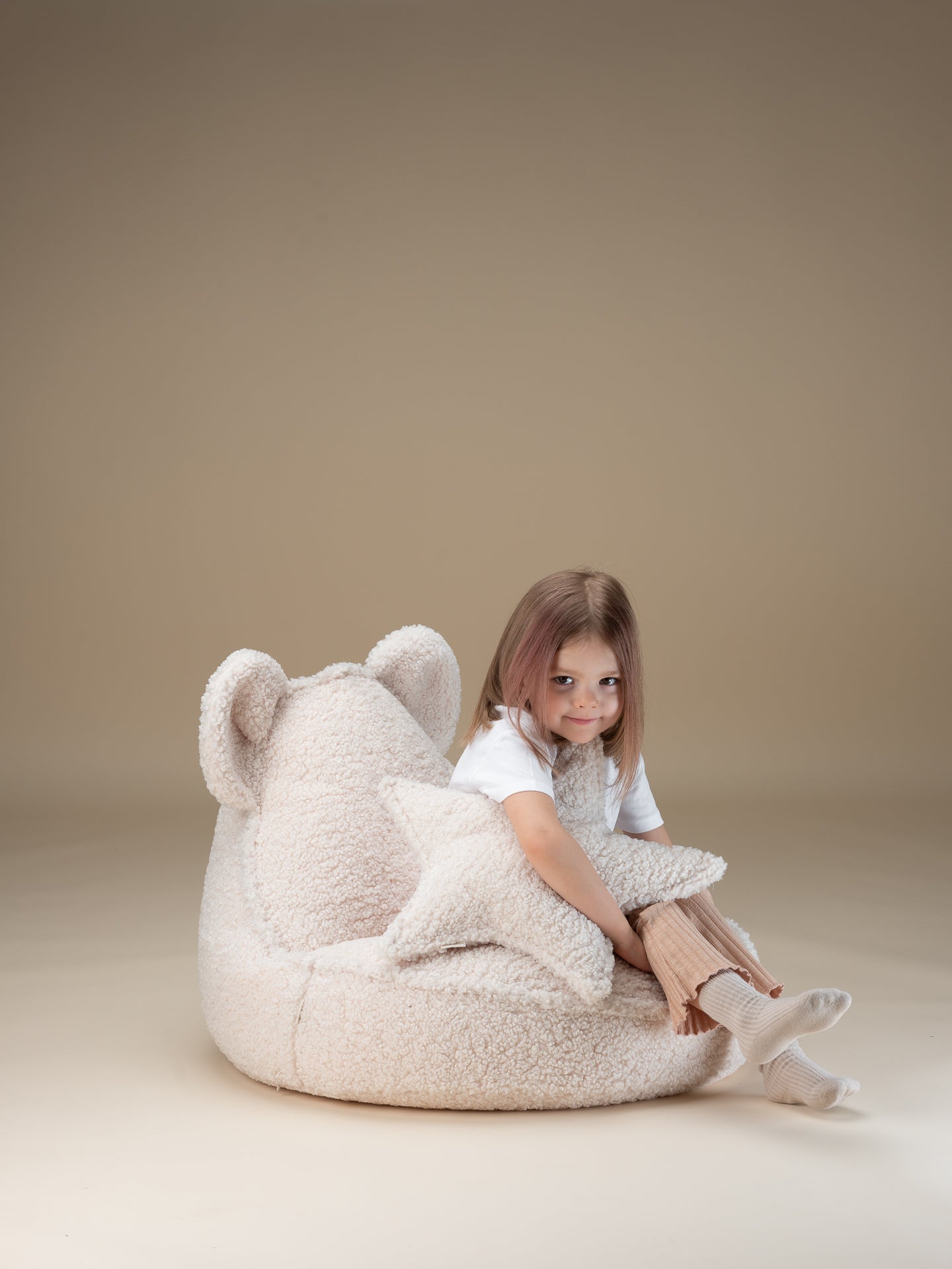 Wigiwama Wigiwama Bear Beanbag Chair Poef - Cream White - Decomusy