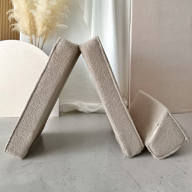 Moje. Moje. Bouclé Lounger Beige - Decomusy