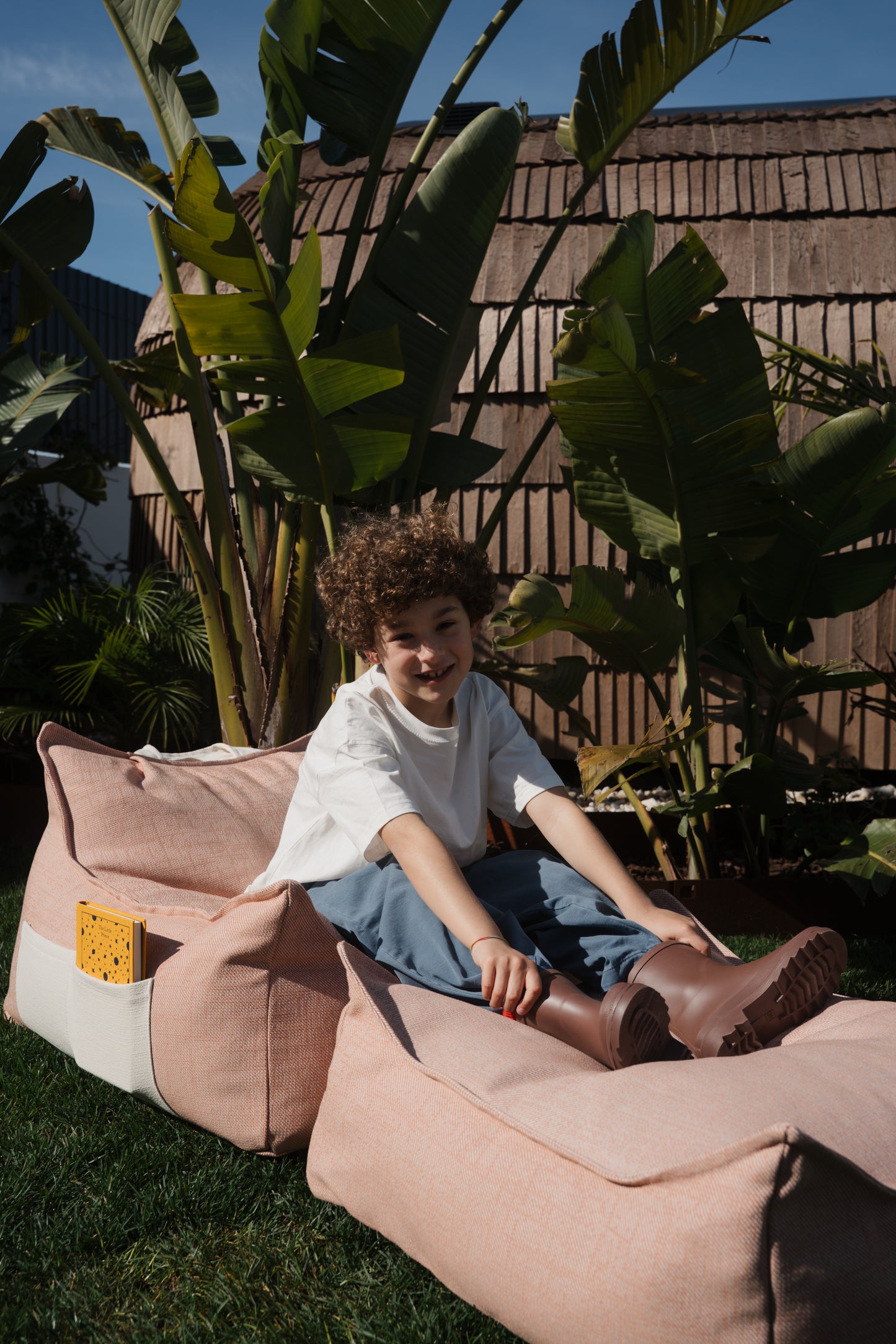 Wigiwama Wigiwama Beanbag Chair Outdoor - Seashell - Decomusy