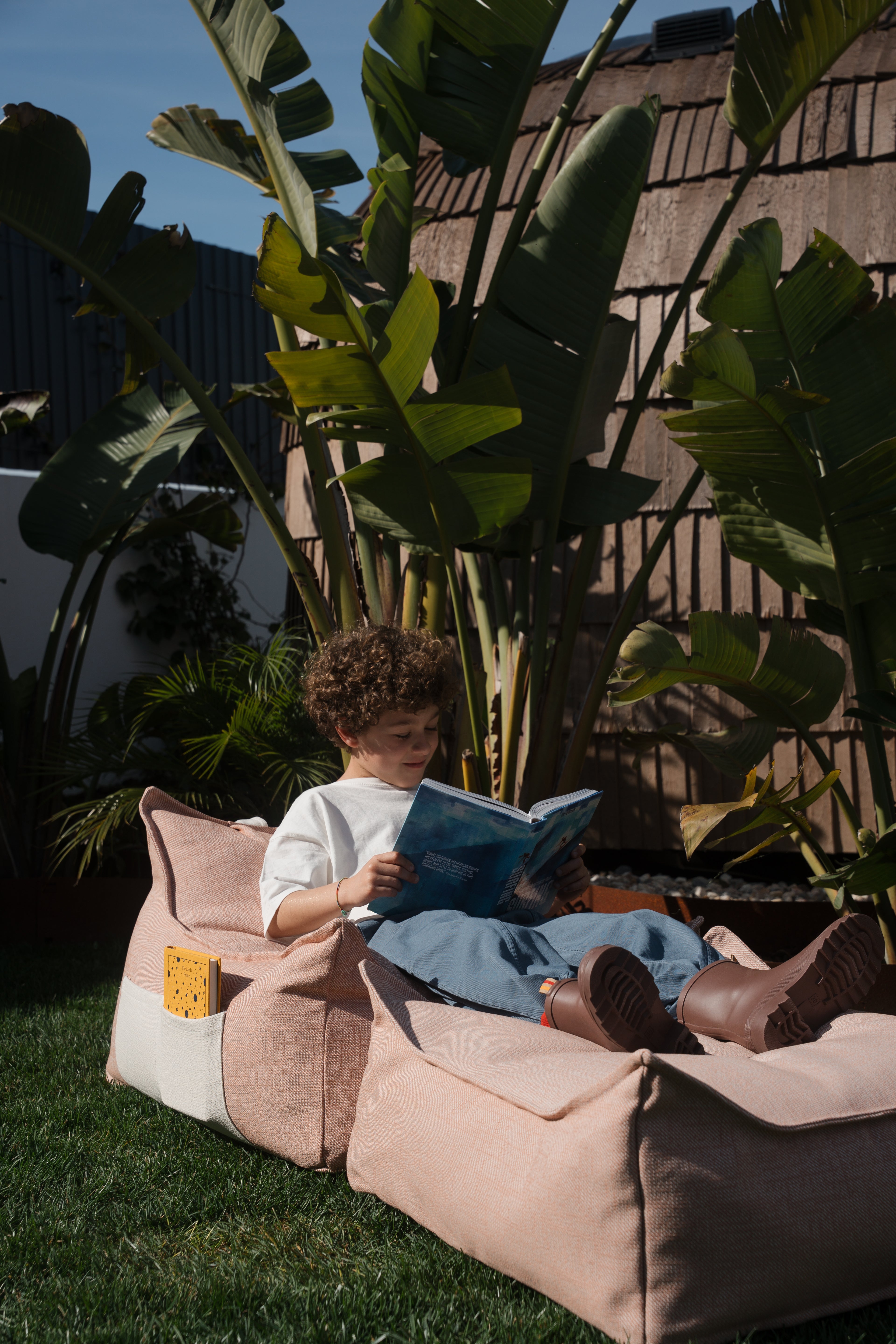 Wigiwama Wigiwama Beanbag Chair Outdoor - Seashell - Decomusy