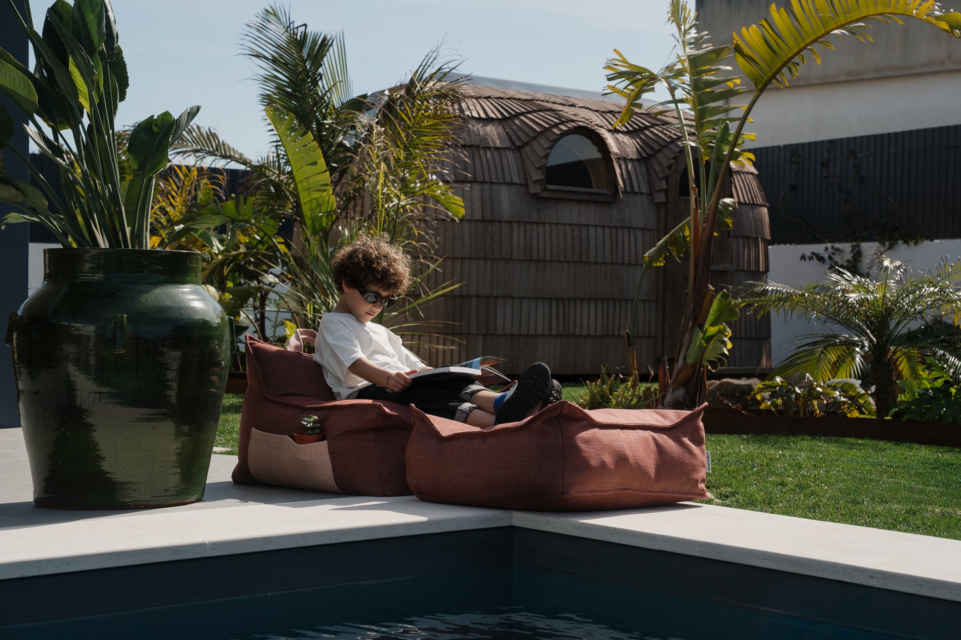 Wigiwama Wigiwama Beanbag Chair Outdoor - Pomegranate - Decomusy