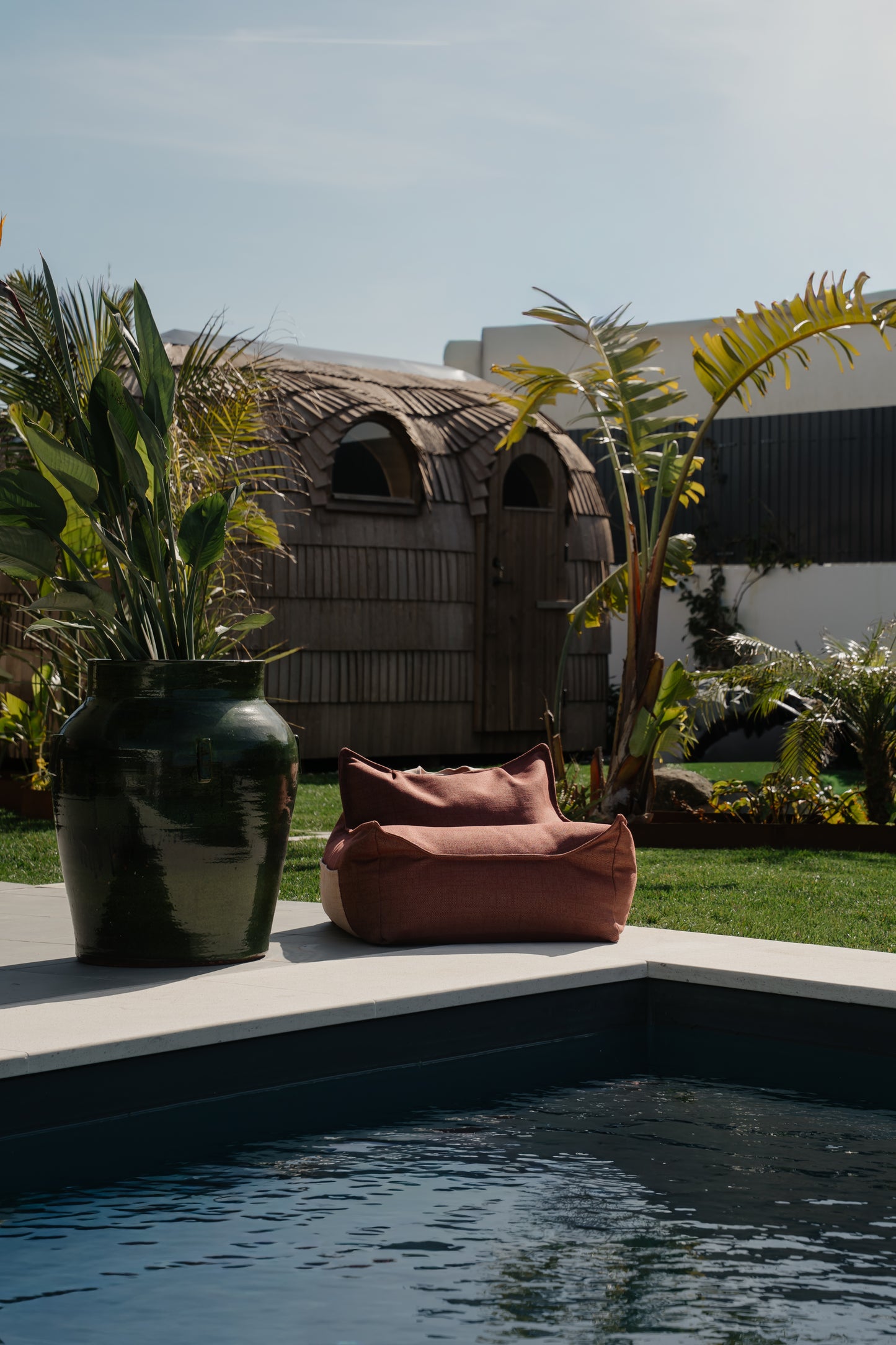 Wigiwama Wigiwama Beanbag Chair Outdoor - Pomegranate - Decomusy