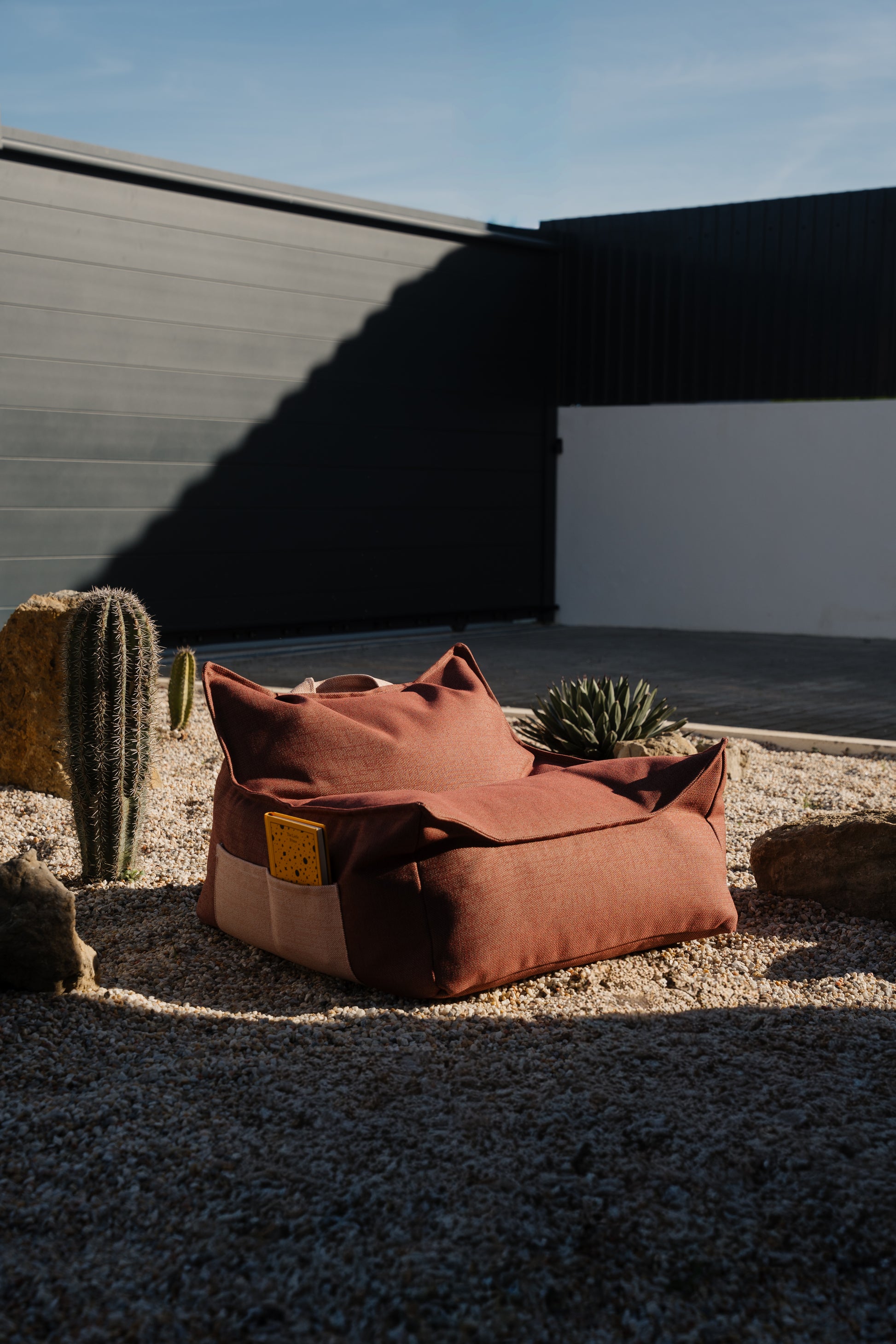Wigiwama Wigiwama Beanbag Chair Outdoor - Pomegranate - Decomusy