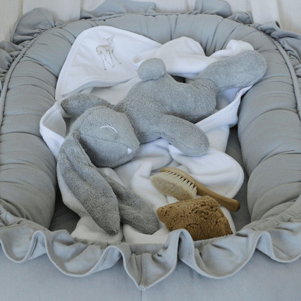 Cotton&Sweets Cotton & Sweets Basic Babynest "Light Grey" - met Ruches - Decomusy