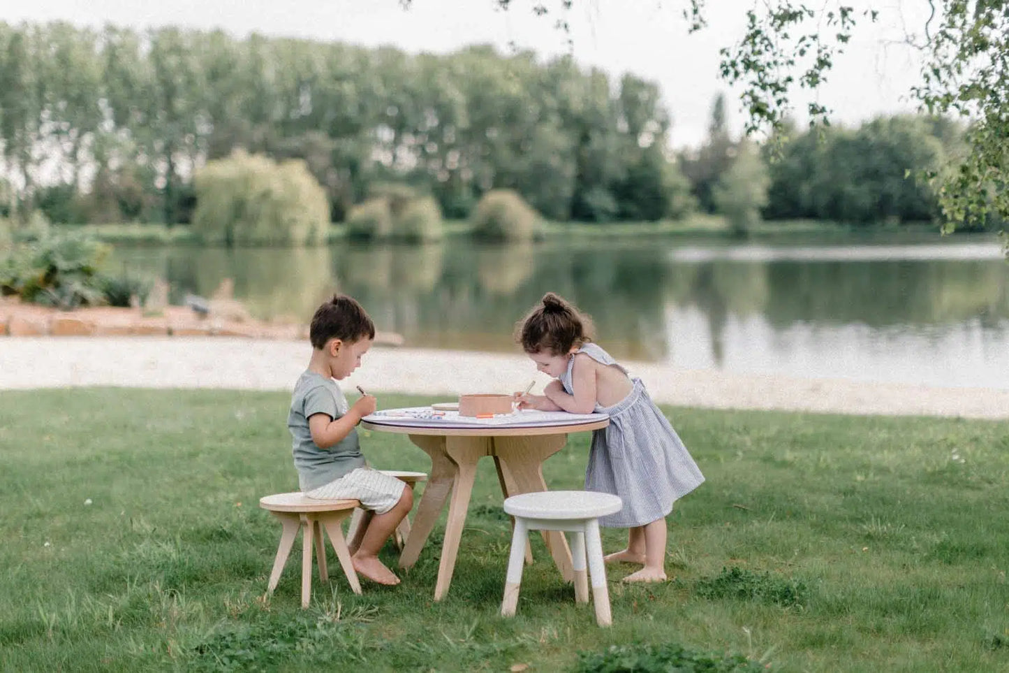 Drawin'Kids Drawin'Kids Set Drawin'table + 2 krukjes - Home Edition - Decomusy