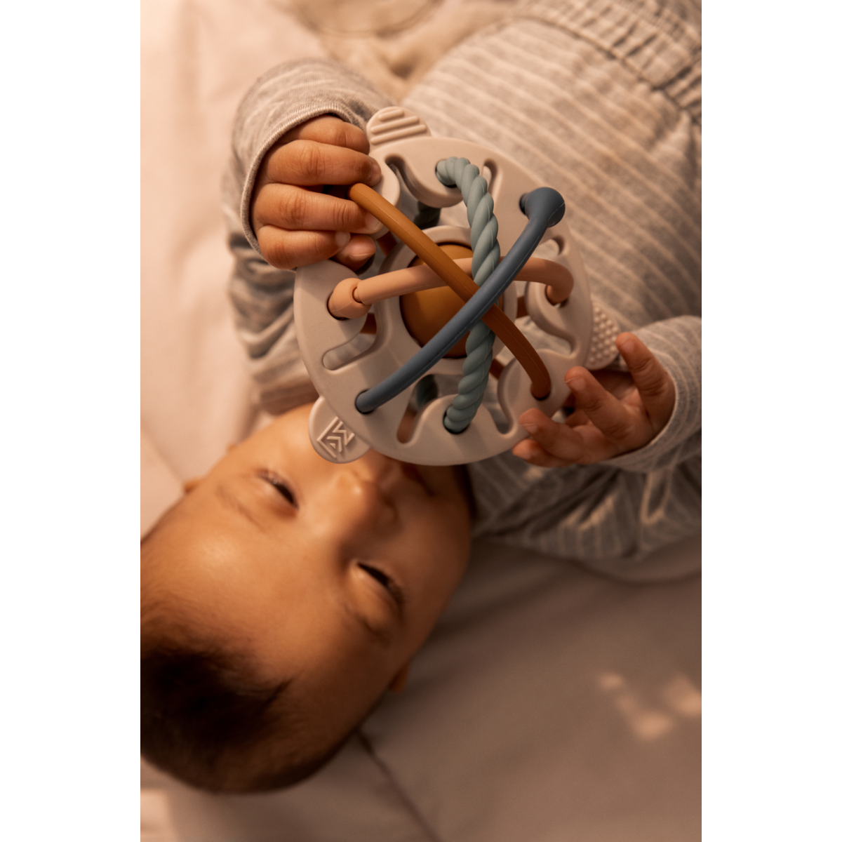 Liewood Liewood Hakim Silicone Mix Rattle - Rammelaar - Sandy multi mix - Decomusy