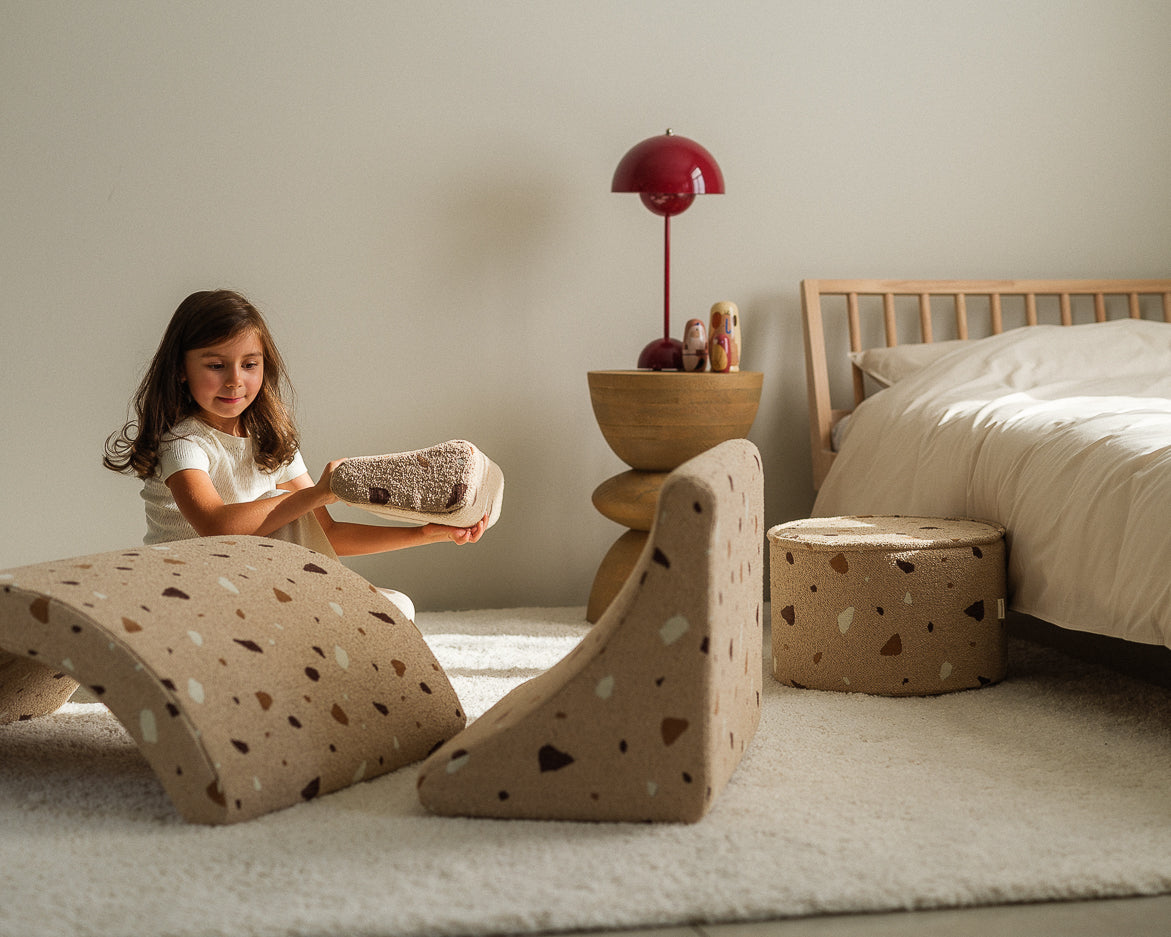 Wigiwama Wigiwama Beanbag Moon Chair Kinderfauteuil - Terrazzo Sand - Decomusy