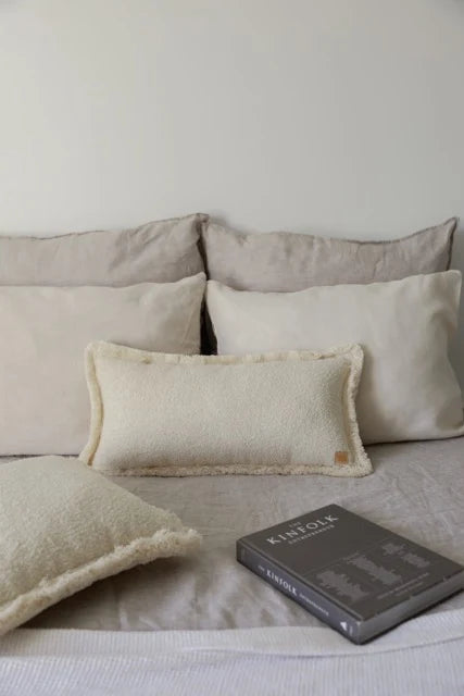 Moi Mili Fluffy Boucle Teddy Bolster met zoom