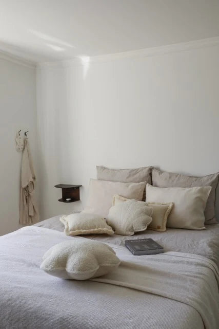Moi Mili Fluffy Boucle Teddy Bolster met zoom