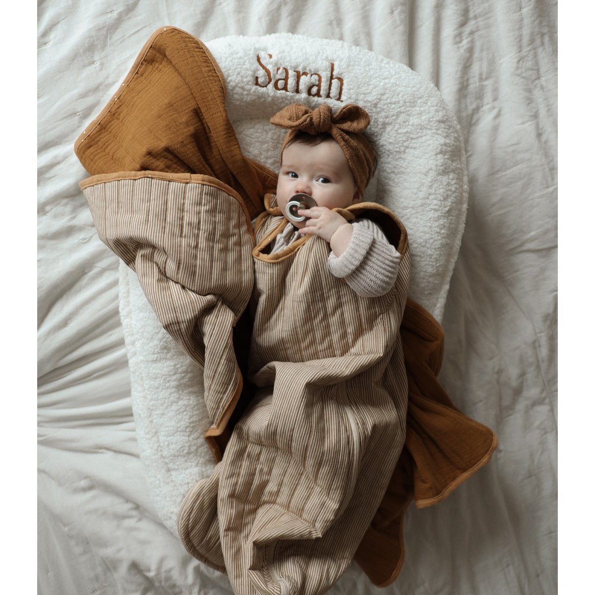 Muzpony Teddy babynest Wit - met geborduurde naam - Decomusy