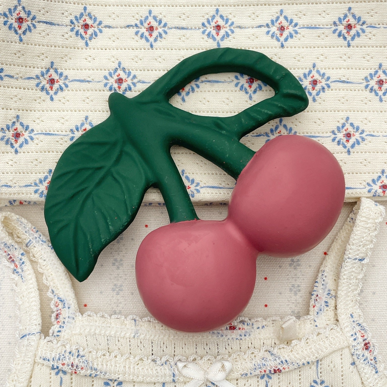 Konges Slojd Konges Slojd Cherry Teether Bijtring - Decomusy