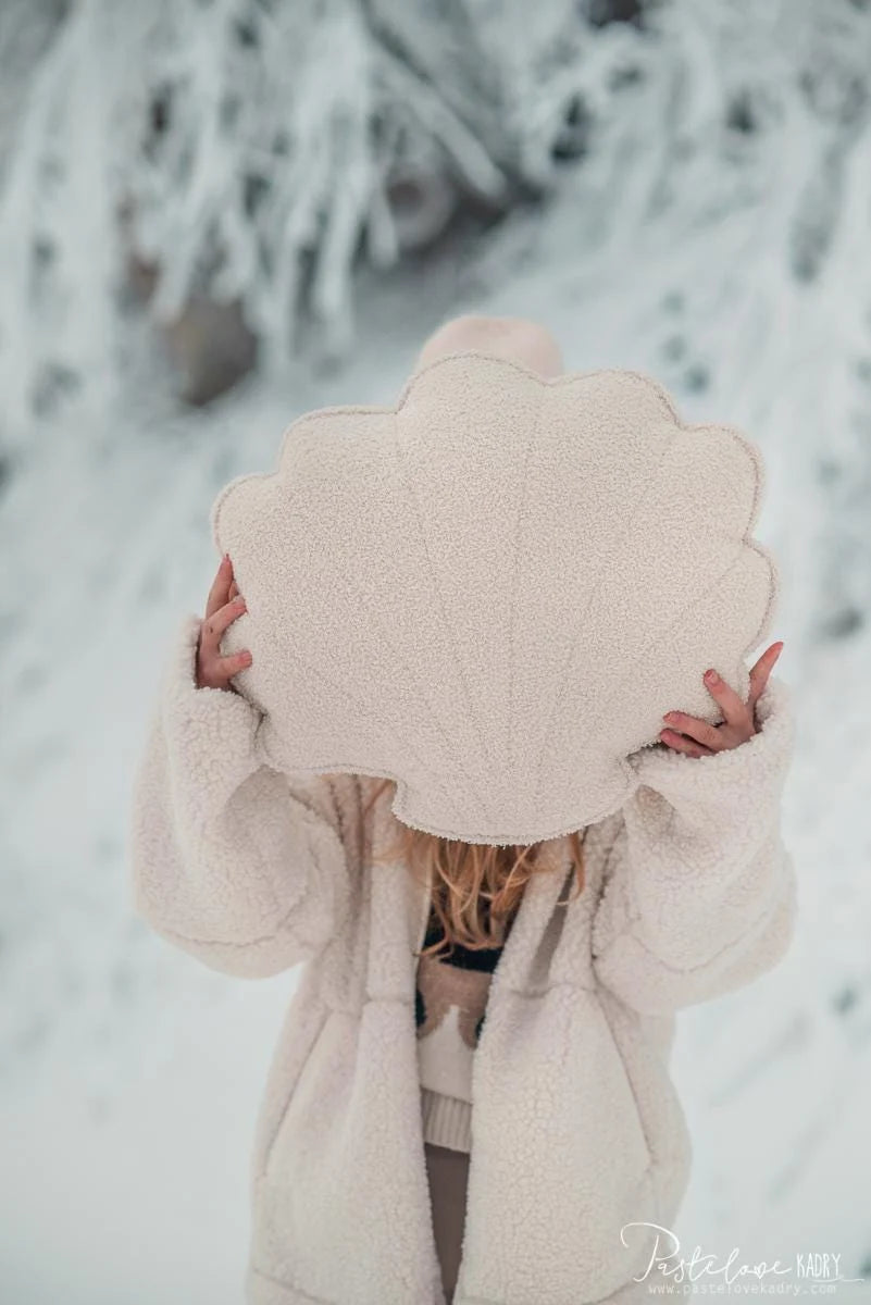 Moi Mili Boucle Schelp Kussen “White Teddy”