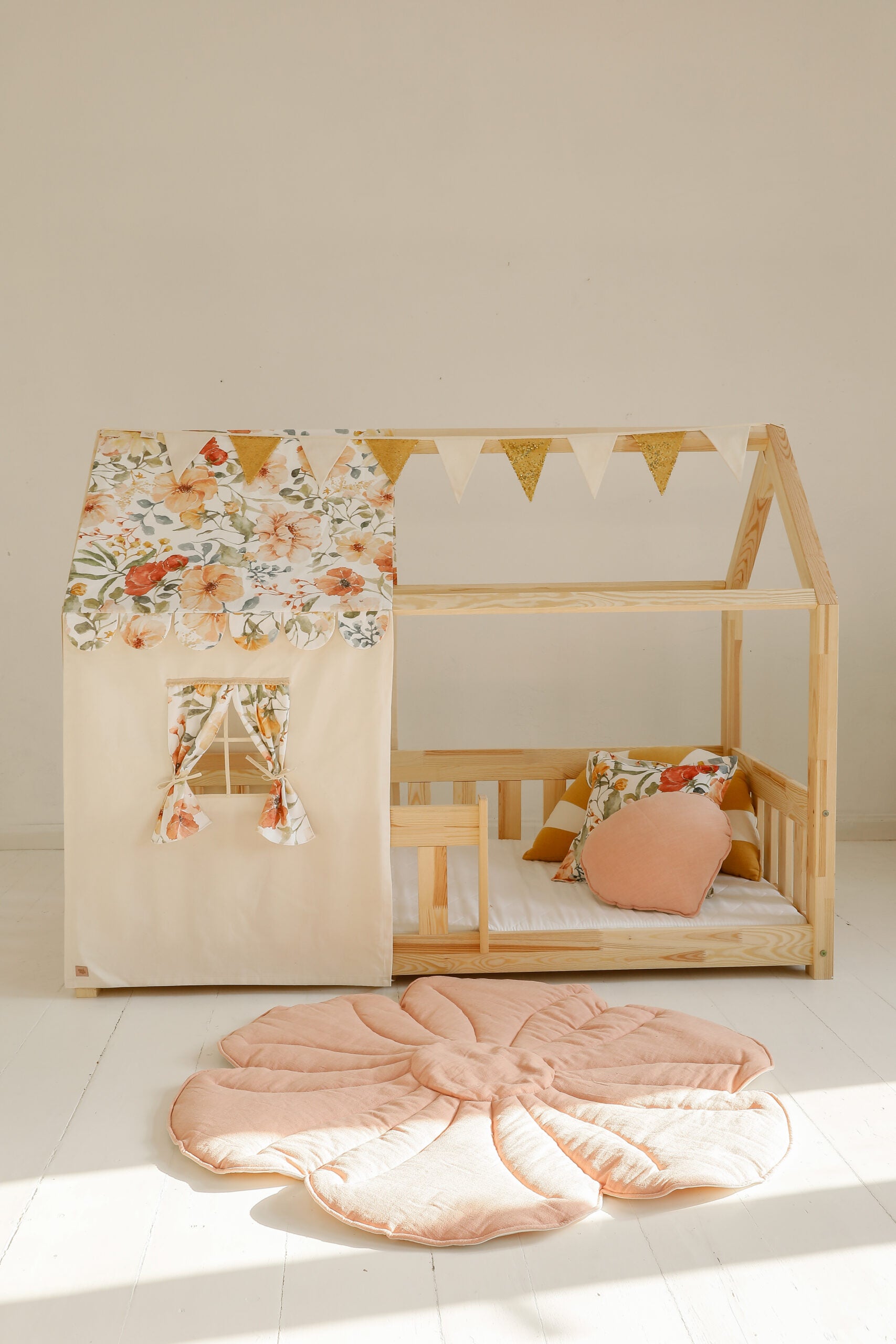 Moi Mili Moi Mili Hemelbed in de vorm van een huis - Flower Power - Decomusy