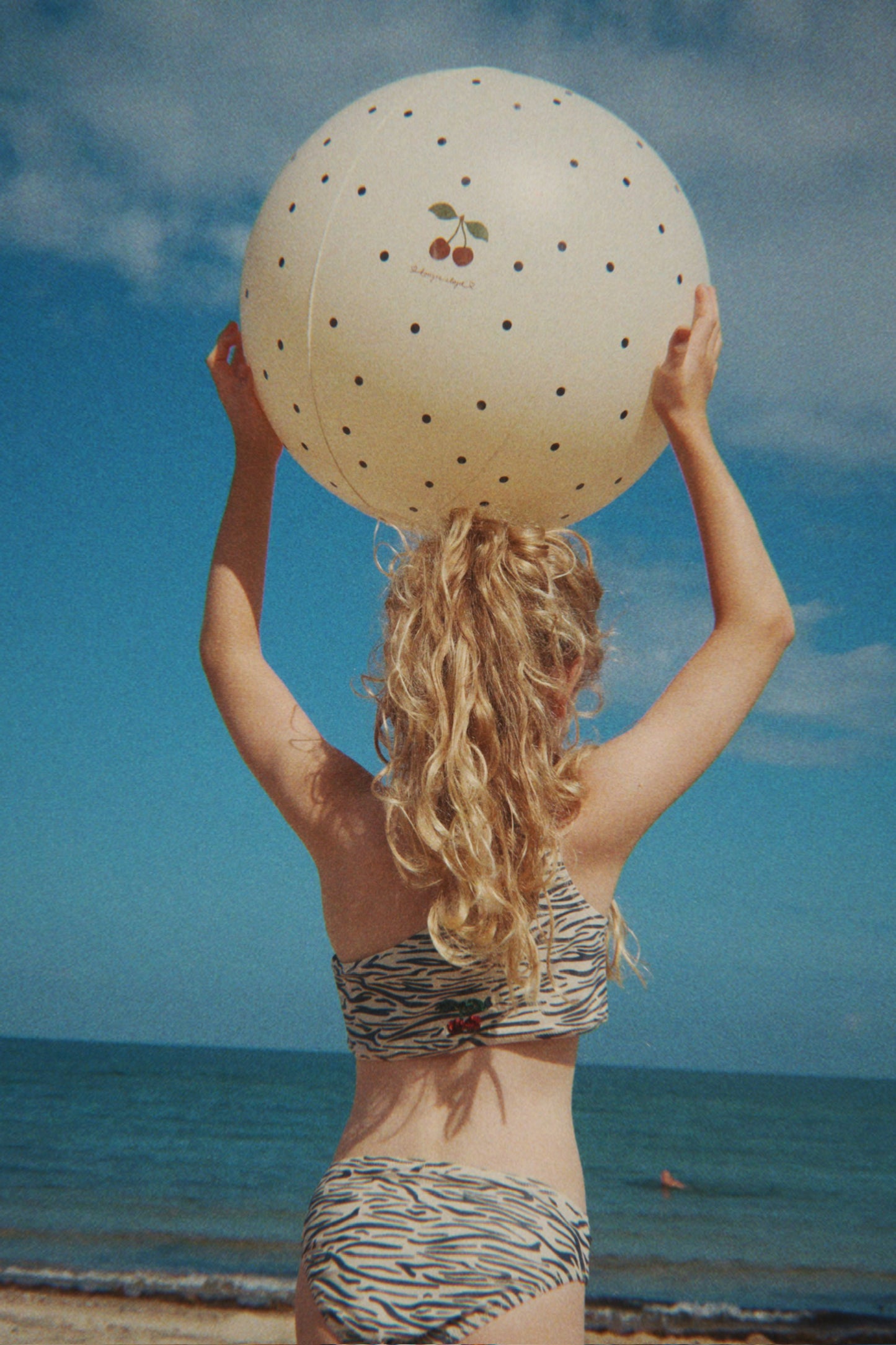 Konges Slojd Konges Sløjd Opblaasbare Strandbal Beach Ball - Navy Dot - Decomusy