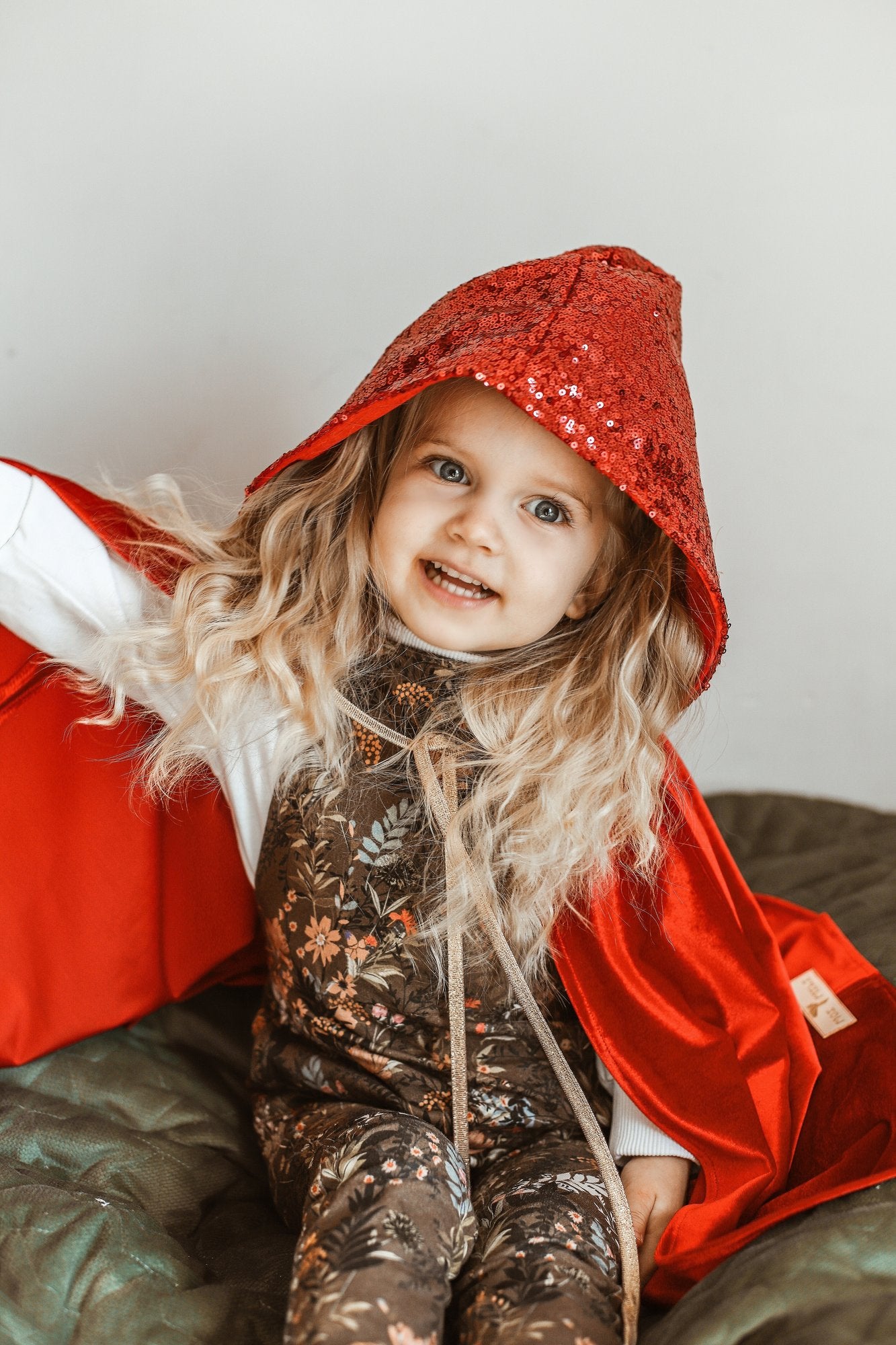 verkleedset Magische Cape "Red Sequins" - Decomusy