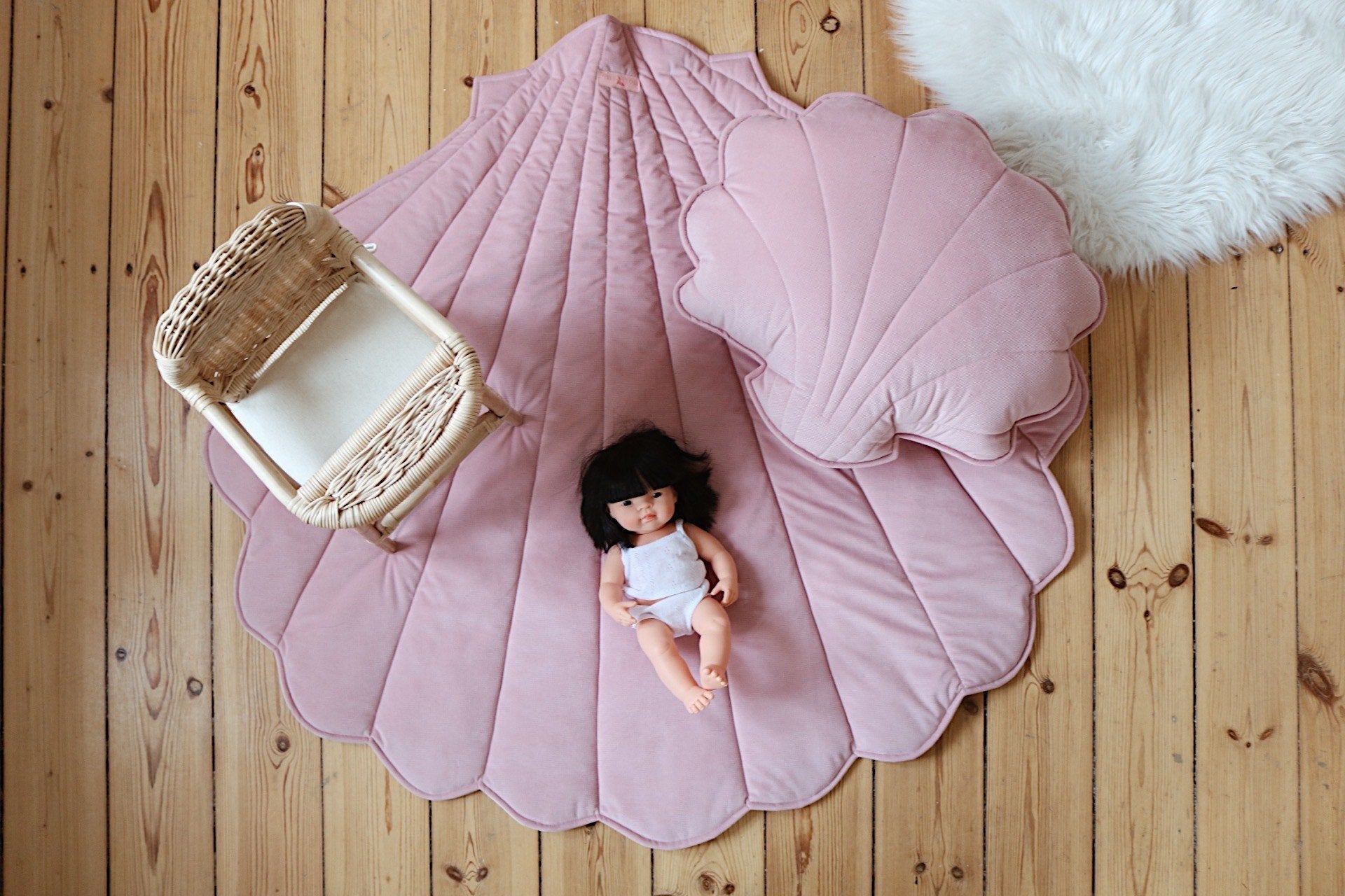 sierkussen XL Velvet Sierkussen Schelp "Soft Pink" - Decomusy