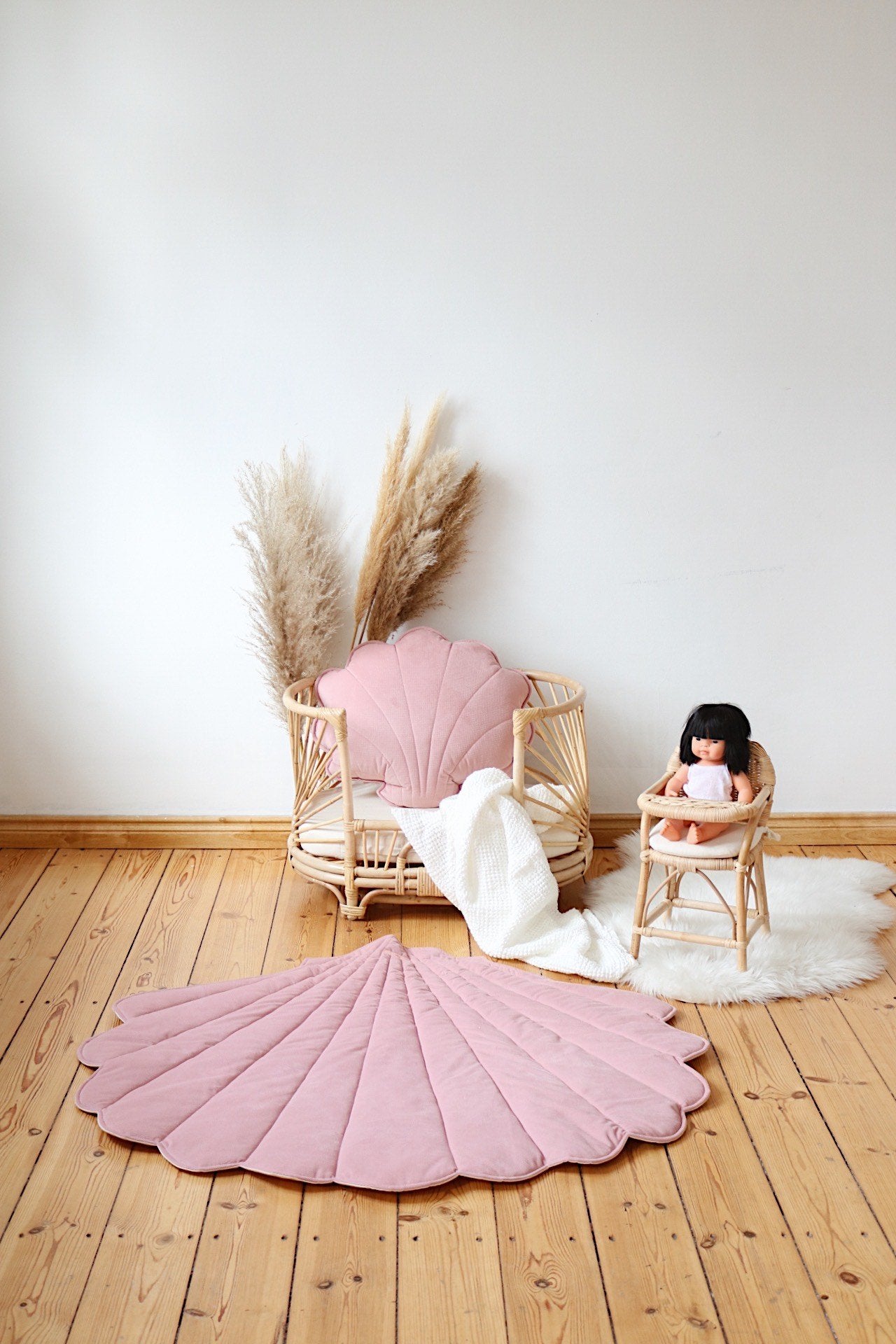 sierkussen XL Velvet Sierkussen Schelp "Soft Pink" - Decomusy